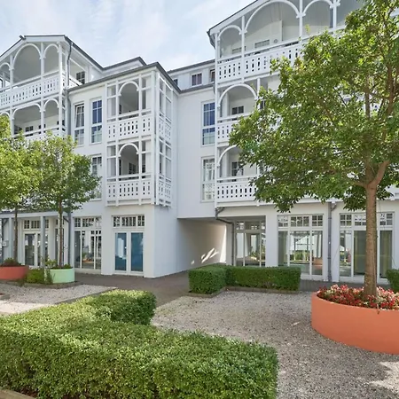 In Attraktiver Lage Des Ostseebades Sellin (Rugen)